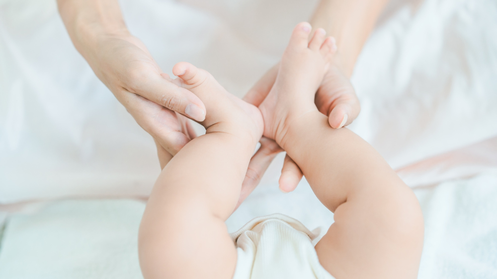 ベビーマッサージの効果って本当にある？いつから始めるか、気をつけることもまとめて解説｜ベビーマッサージならFunFenFantのイベントもおすすめ