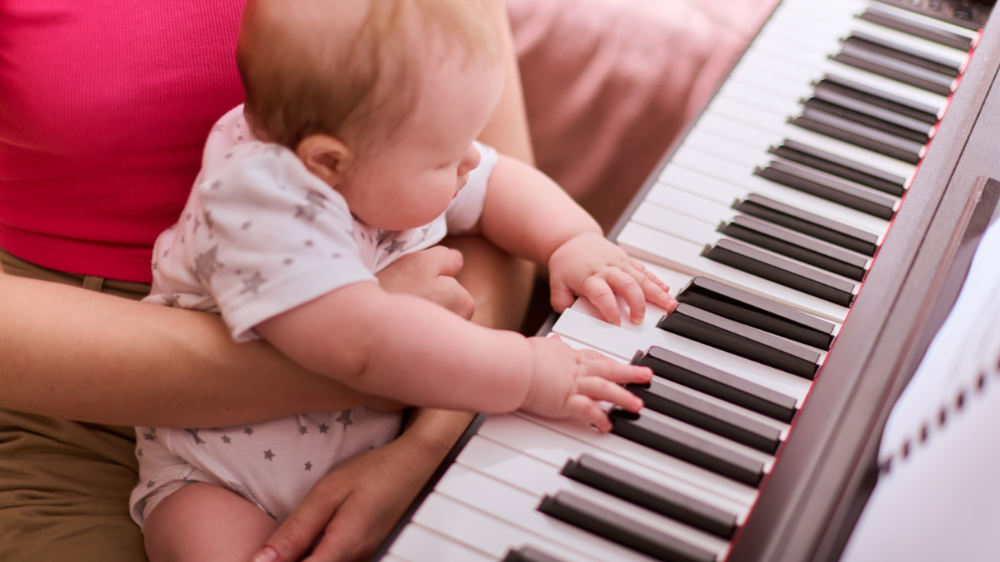 リトミックのやり方：いつから始める？「効果ない？」と迷ったときに知っておきたいこと｜リトミックとは？いつから始めるもの？