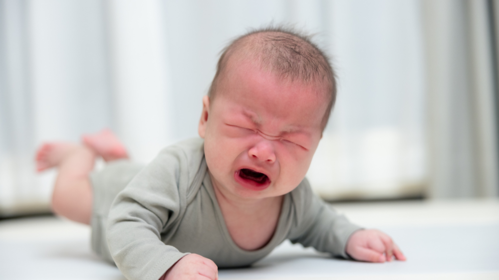 3～4ヶ月の赤ちゃんが外出先でギャン泣き…これって場所見知り？原因と対処法｜外出先で急にギャン泣き…これって場所見知り？