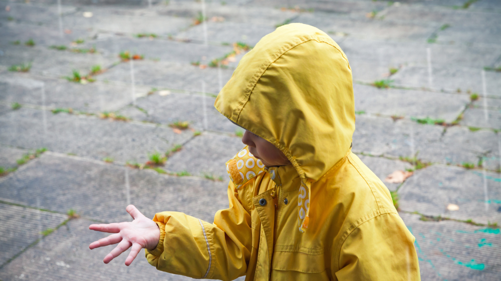 【2026年最新】雨の日のお出かけはどうする？こどもと楽しめる穴場スポット＆過ごし方まとめ｜雨の日のお出かけは“いつもと違う過ごし方”を楽しむチャンス