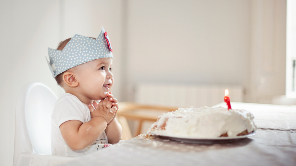 バースデーフォトは横浜でどこがおしゃれ？1歳の記念に残したいスタジオ・セルフ撮影まとめ｜横浜で1歳バースデーフォトを撮るなら？まず知っておきたい選び方