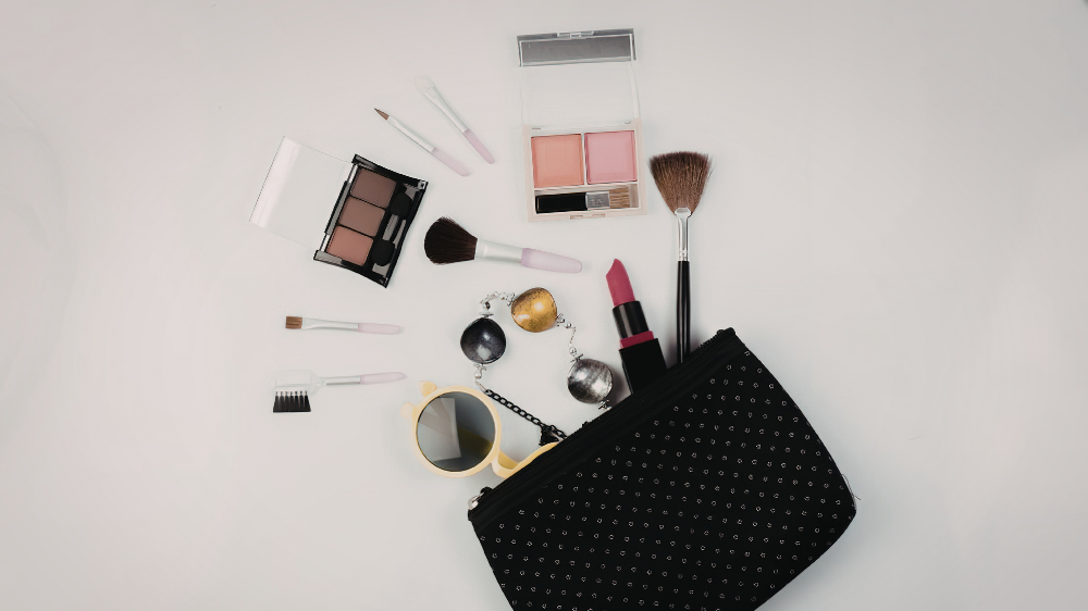 【30代ママ向け】時短メイクは“全部やらない”が正解：5分で整う簡単ルーティン｜5分で整う30代ママの時短メイクの基本