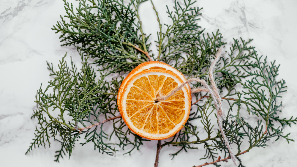 クレイケーキとは？ベビーの1歳バースデーで映える作り方と撮影アイデアを紹介｜ドライフラワーなどの飾りパーツも100均で手軽に選べる