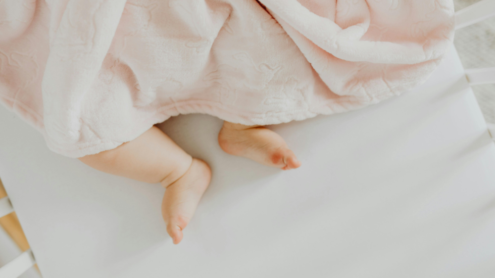 ベビーマッサージの効果って本当にある？いつから始めるか、気をつけることもまとめて解説｜ベビーマッサージで気をつけたい5つのポイント