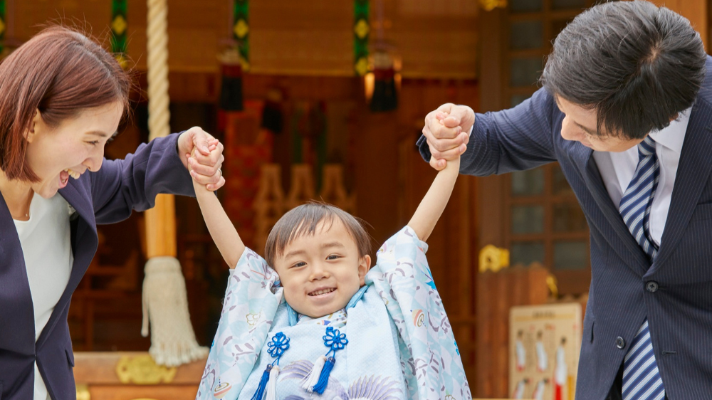 七五三の前撮りはいつする？おすすめ時期と親の服装・後悔しないためのポイントを解説｜七五三の前撮りで後悔しない親の服装