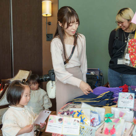 2歳と3歳の息子も楽しめた「お花の手形アート」
