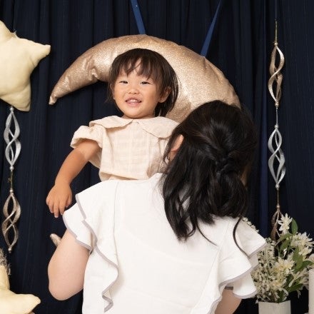 ご機嫌ななめな顔も思い出!オシャレなフォトブースで撮影