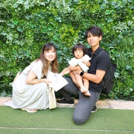 色を選んで描いてみると…!?真剣にクレヨンを選ぶ姿に成長を実感