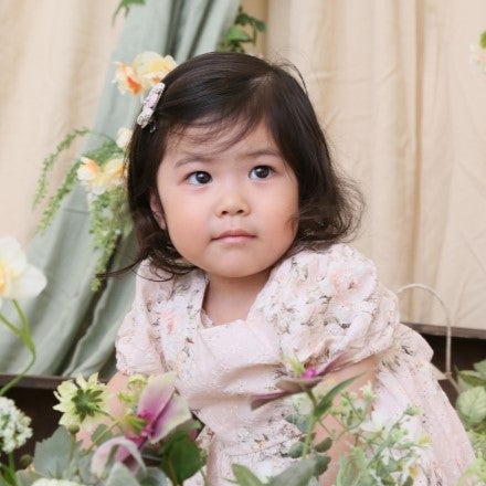 60色以上ある絵の具にワクワク！世界にひとつのファーストアート