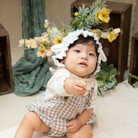 緑と花が美しいフォトブースで日常とは違った写真を思い出に