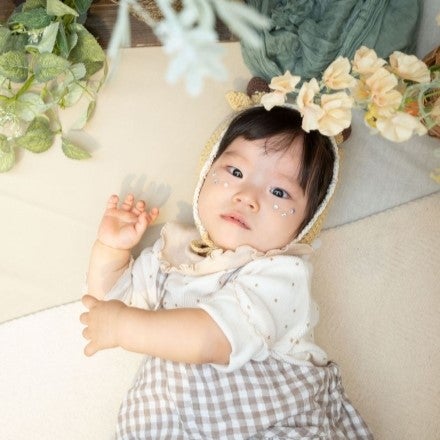 緑と花が美しいフォトブースで日常とは違った写真を思い出に