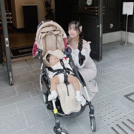 緑と花が美しいフォトブースで日常とは違った写真を思い出に