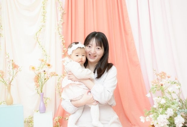 親子で今の瞬間を思い出に…おしゃれな結婚式場での撮影