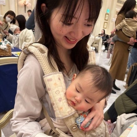 親子で今の瞬間を思い出に…おしゃれな結婚式場での撮影