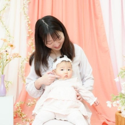 親子で今の瞬間を思い出に…おしゃれな結婚式場での撮影