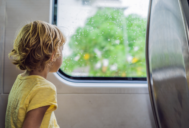 【2026年版】子連れ新幹線は何号車がおすすめ?年齢別の座席選び・多目的室・お子さま連れ車両を解説